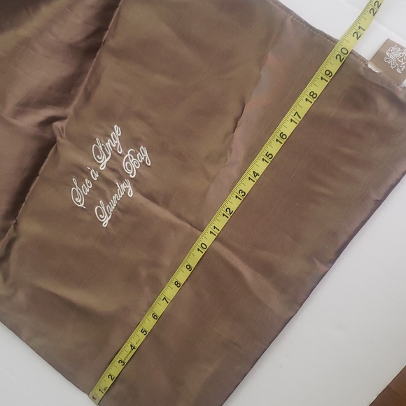 The Ritz Carlton Laundry Bag - Picture 4 of 6